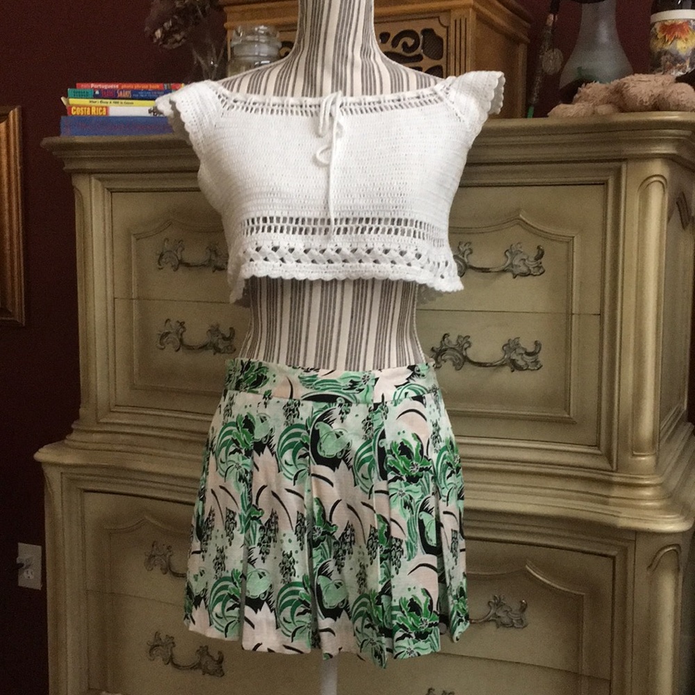 Veronica Beard pleated skort size 4 never worn.